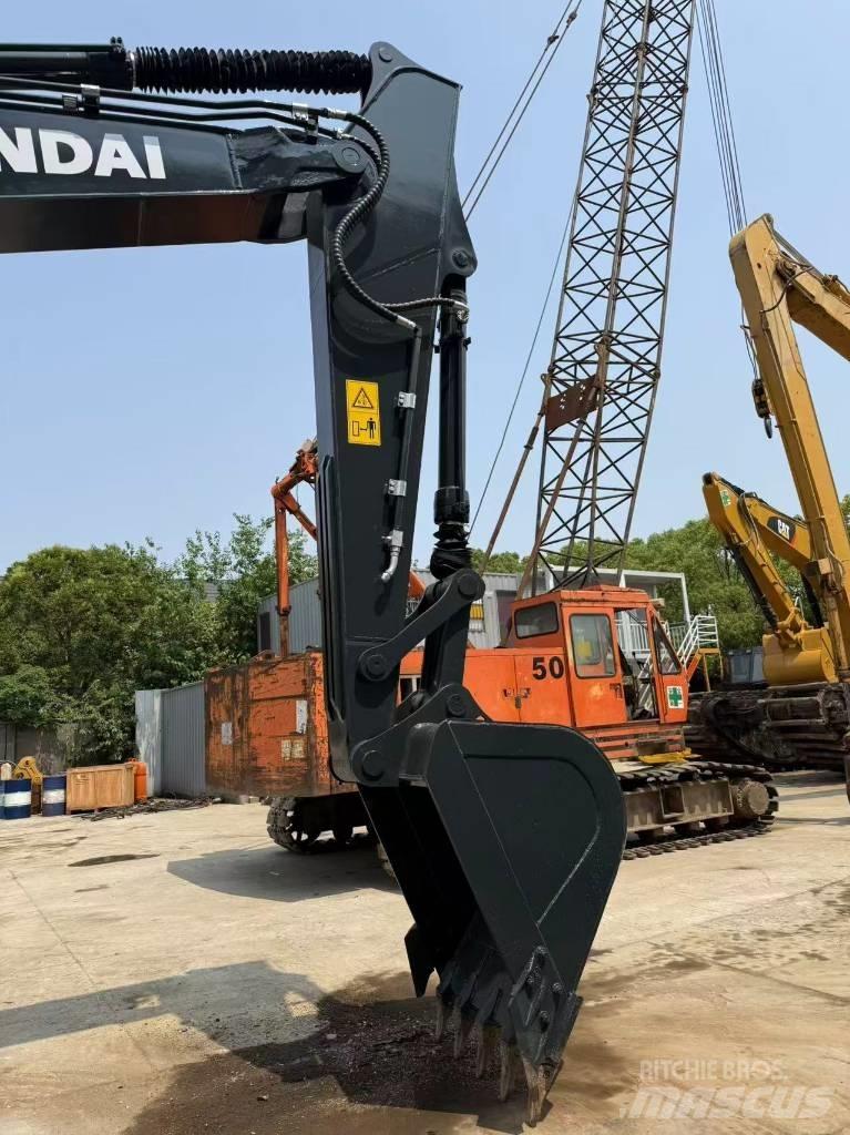Hyundai R220LC-9S 중형굴삭기 7톤-28톤