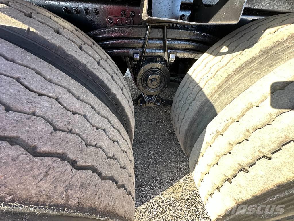 Mack LR 613 폐기물 수거 트럭