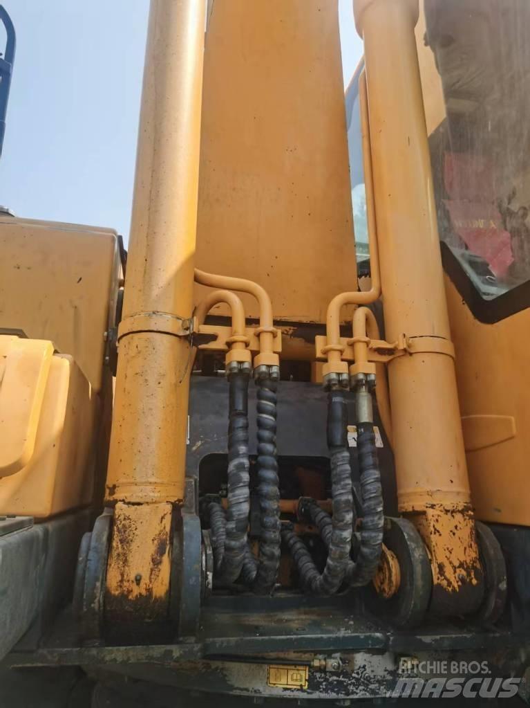 Hyundai R210W-9  휠 굴삭기