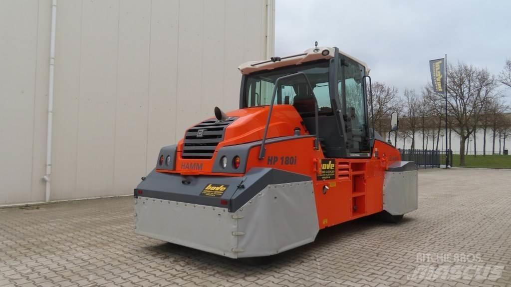 Hamm HP180i 공기 타이어 롤러