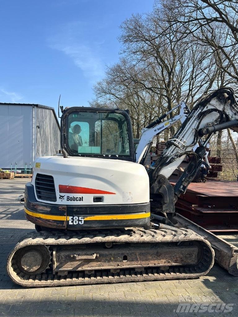 Bobcat E 85 중형굴삭기 7톤-28톤