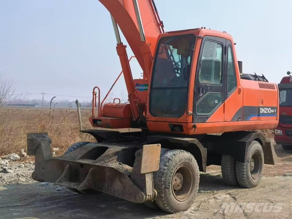 Doosan DH210W-7  휠 굴삭기