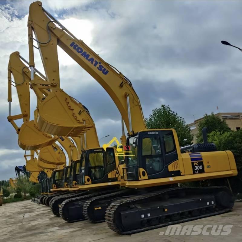 Komatsu PC 300-8 대형 굴삭기 29톤 이상