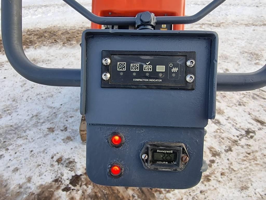 Husqvarna LG504 진동롤러