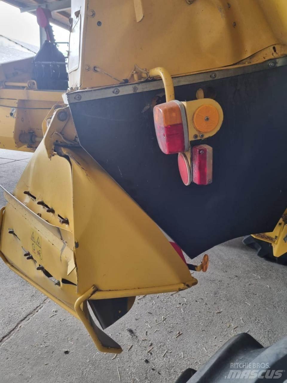 New Holland TF 76 콤바인 수확기