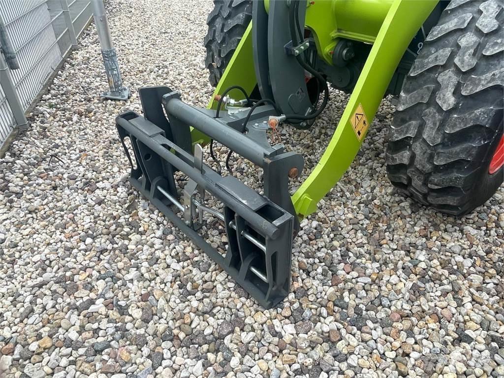CLAAS Torion 535  휠로우더