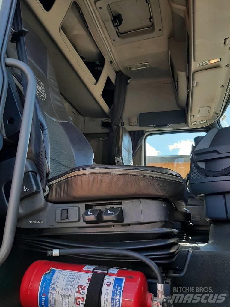 Volvo FH 16 목재 트럭