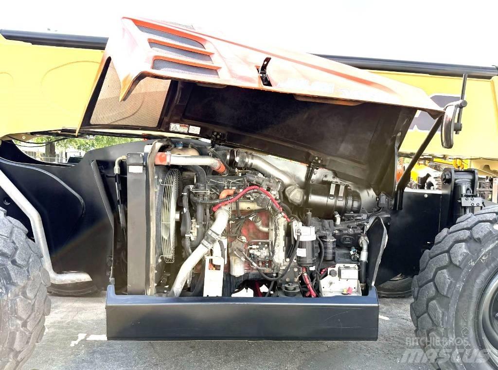 JLG 1055 텔러 핸들러
