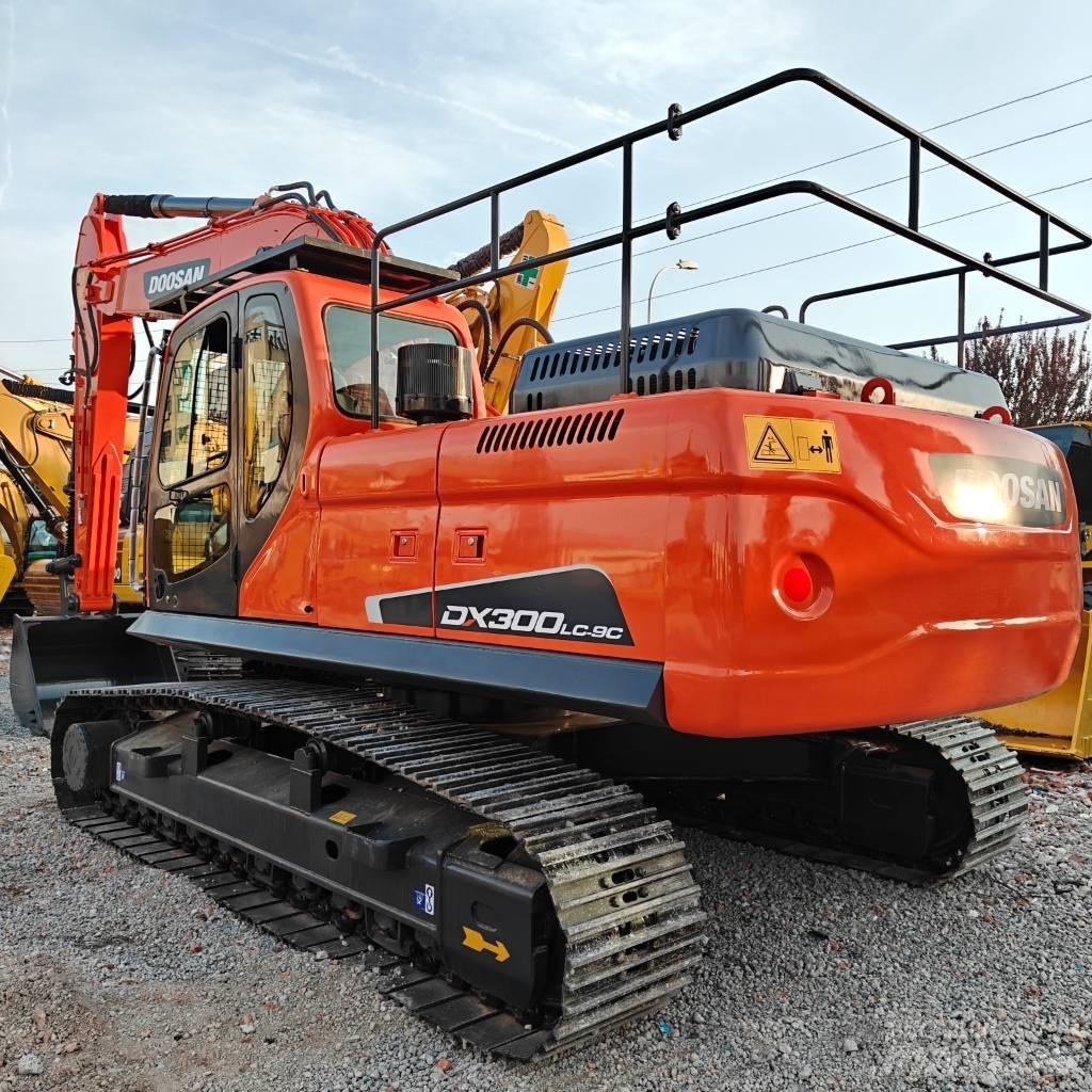 Doosan DX300LC-9C 대형 굴삭기 29톤 이상