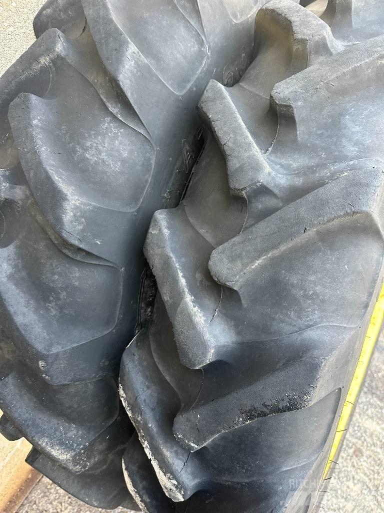 Alliance 230/95R28 타이어, 휠 및 림