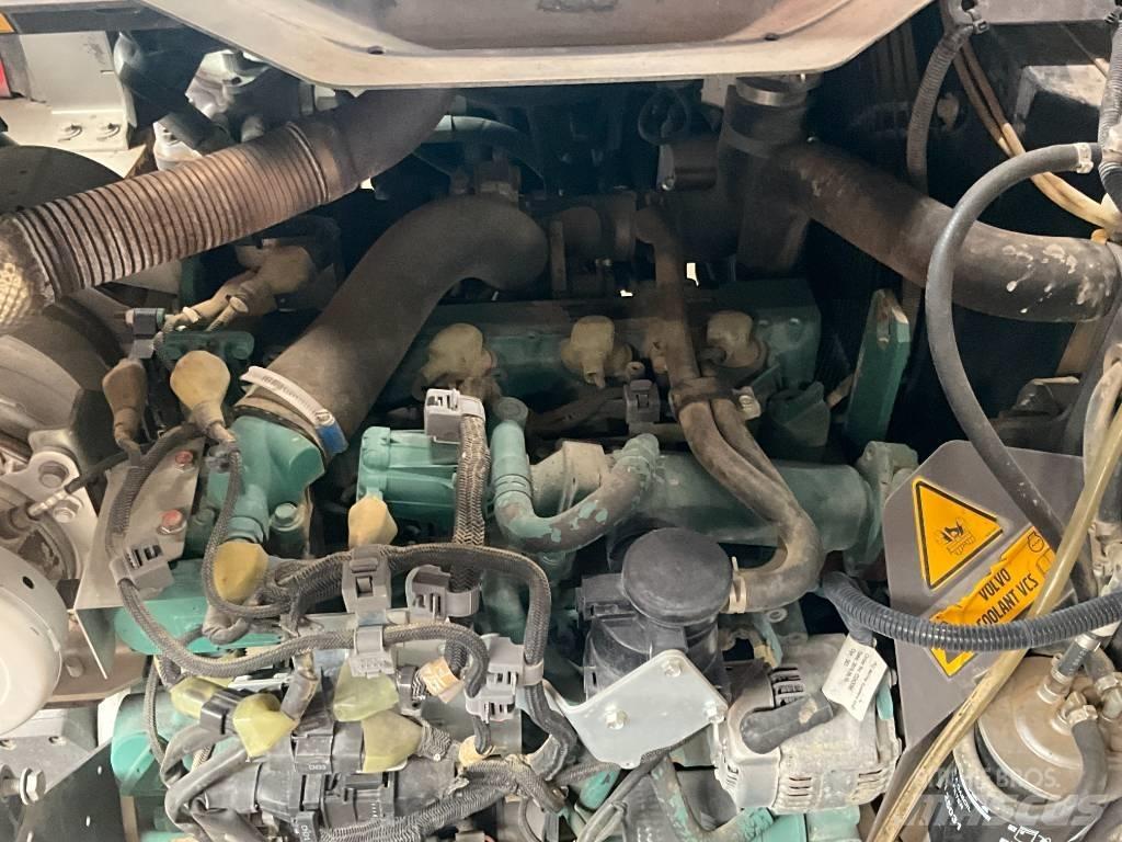 Volvo L 30 G  휠로우더