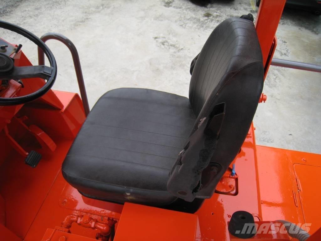 Sakai TZ 701 공기 타이어 롤러