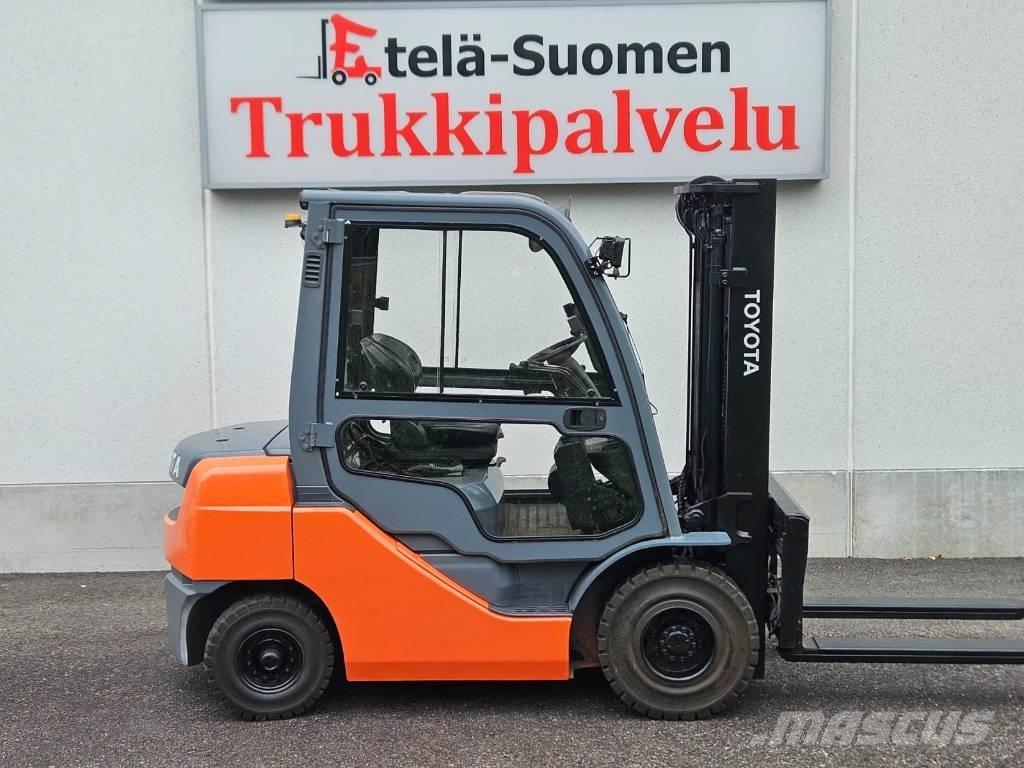 Toyota 02-8 FDF 25 디젤 지게차