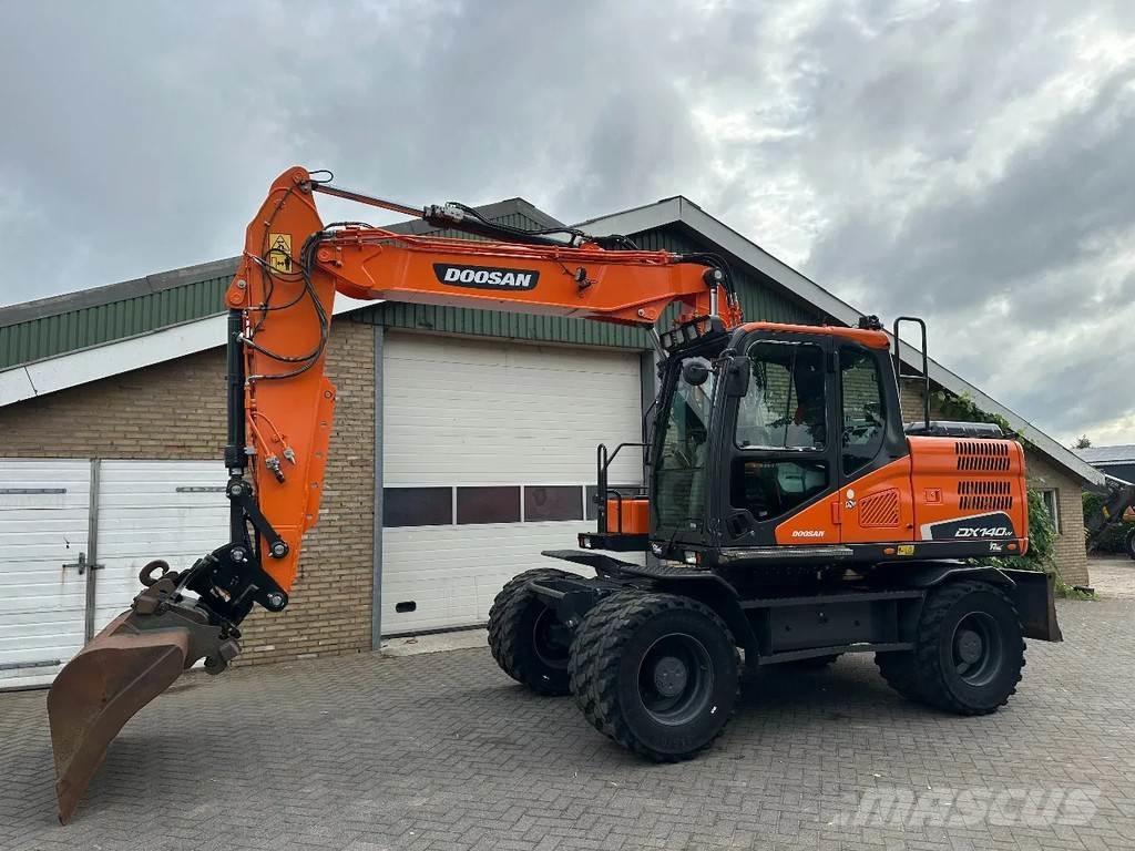 Doosan DX140W-5  휠 굴삭기
