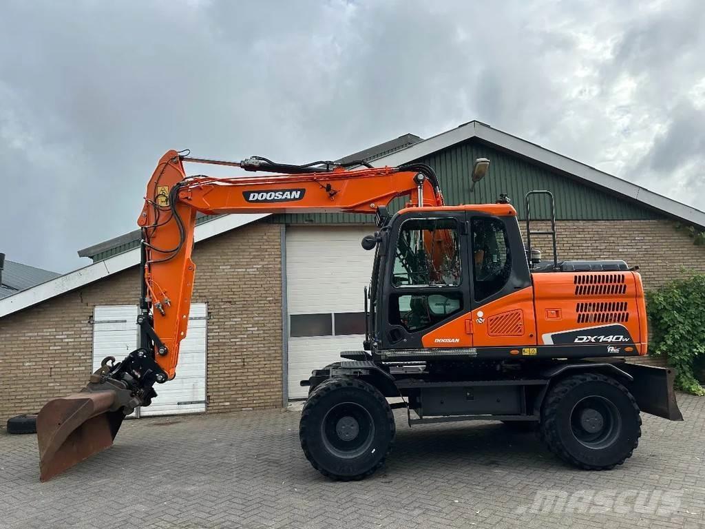 Doosan DX140W-5  휠 굴삭기
