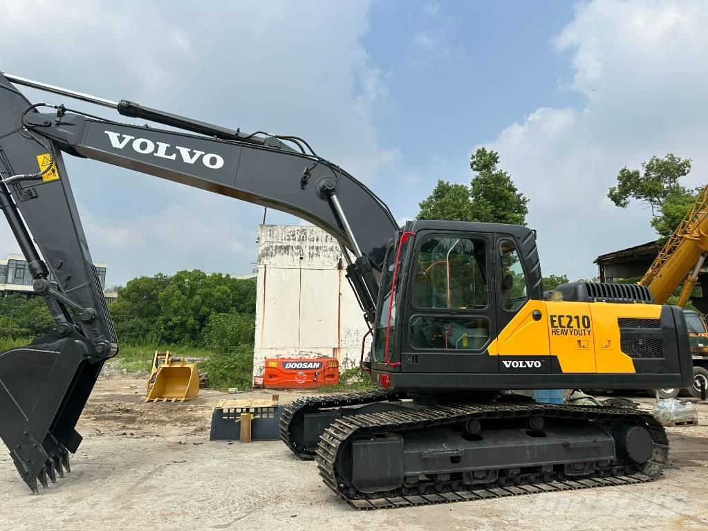 Volvo EC 210 중형굴삭기 7톤-28톤