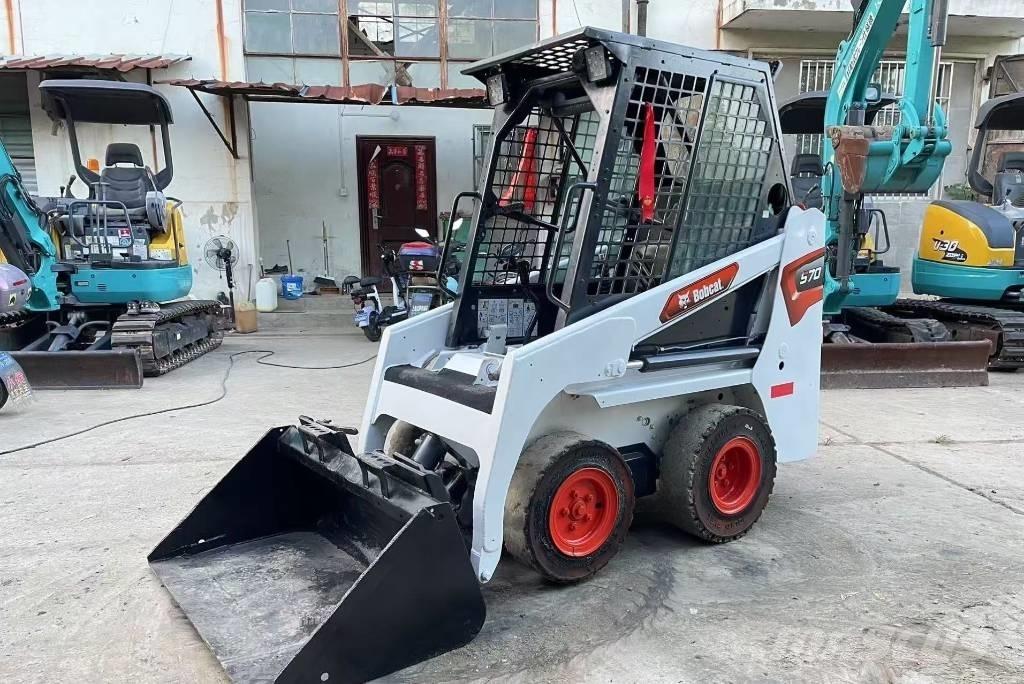 Bobcat S 70  스키드로더