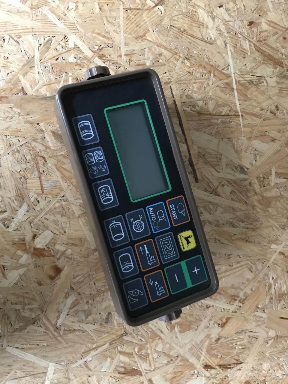 John Deere 590 각형 곤포기