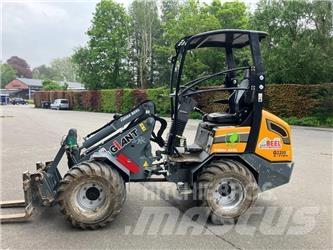 GiANT G2200E  스키드로더