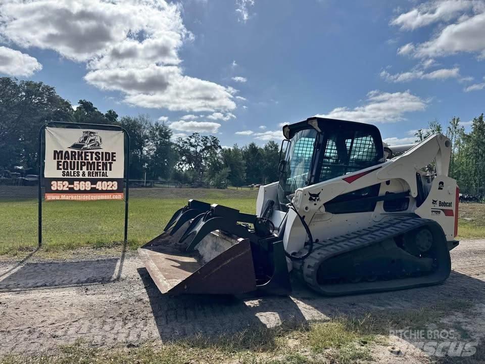 Bobcat T 750  스키드로더