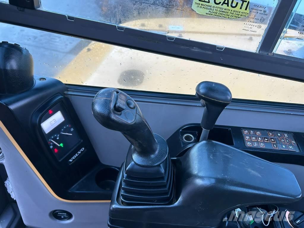 Volvo ECR 88 D 중형굴삭기 7톤-28톤