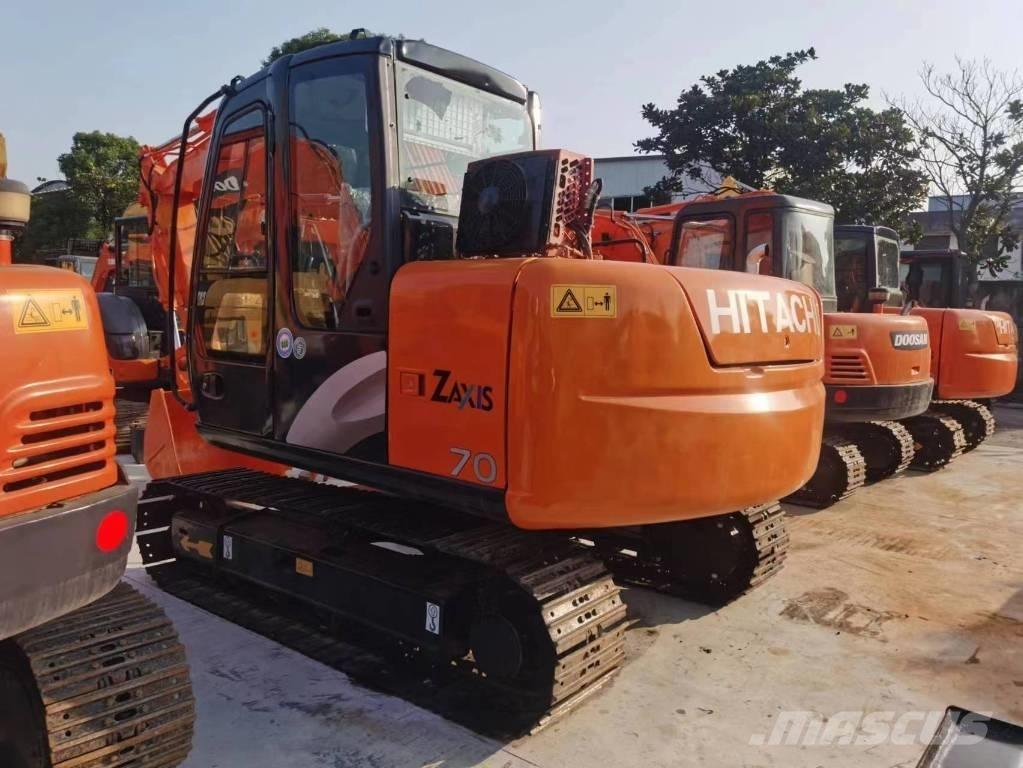 Hitachi ZX 70 중형굴삭기 7톤-28톤