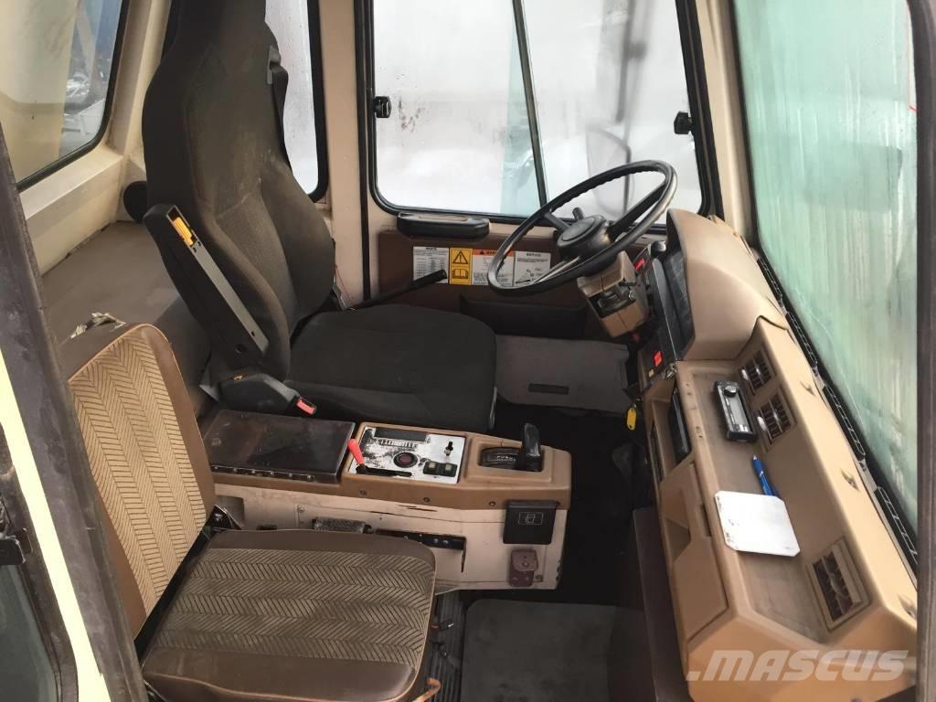 Komatsu HD 465-5 초대형 덤프 트럭