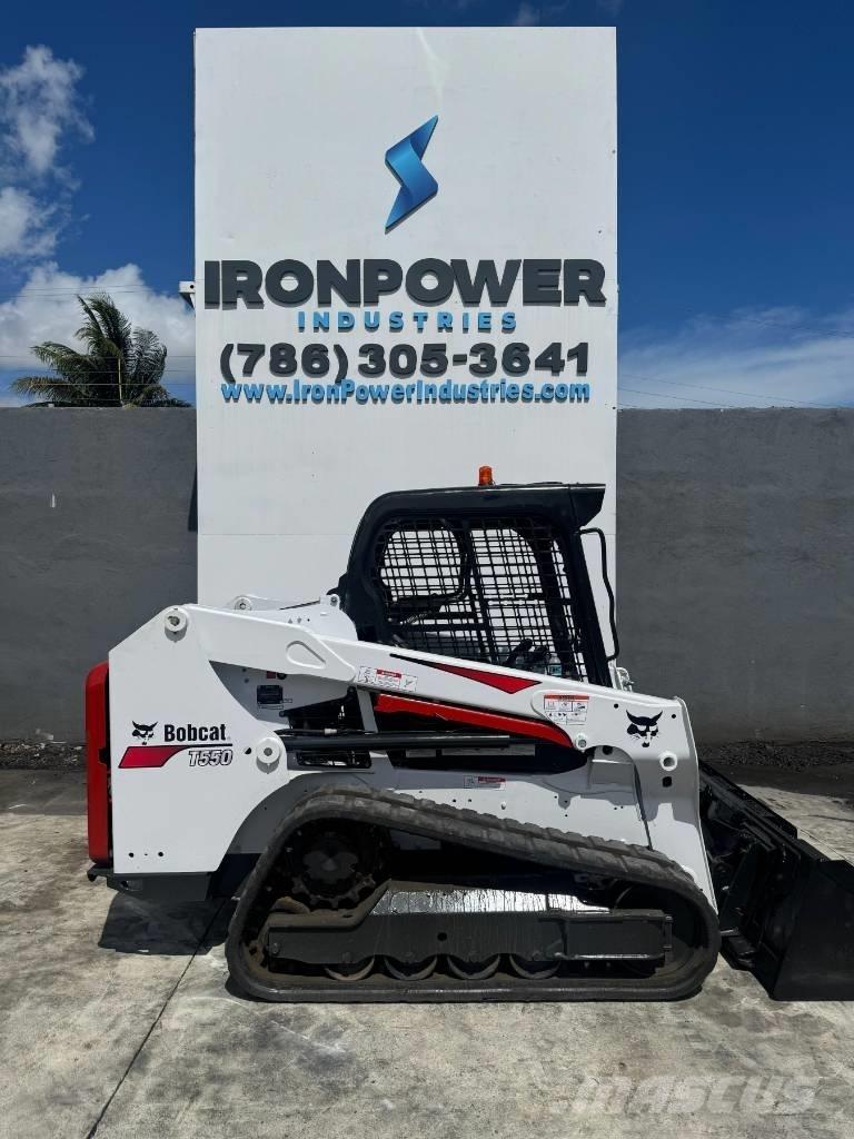 Bobcat T 550  스키드로더