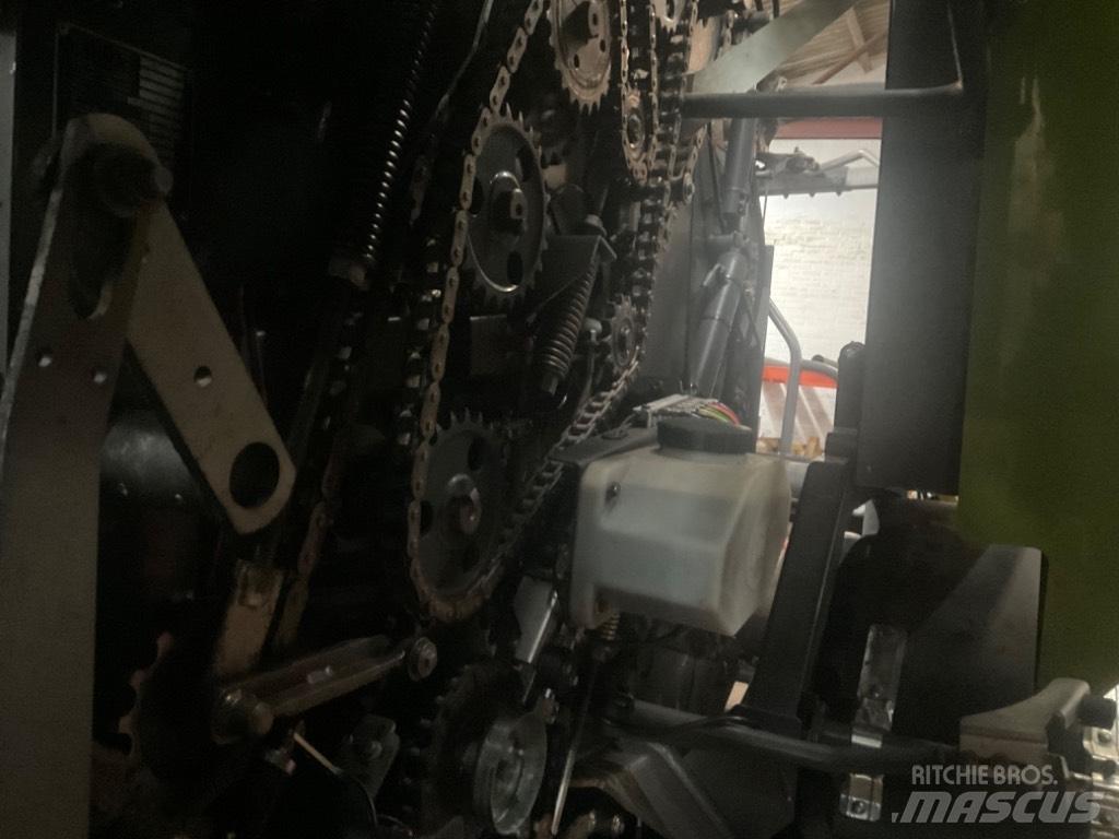 CLAAS Uniwrap 455 원형 곤포기