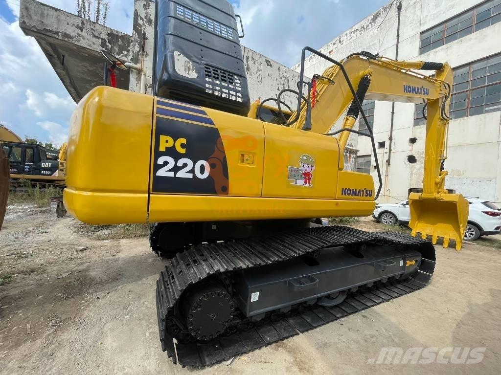 Komatsu PC 220-8 대형 굴삭기 29톤 이상