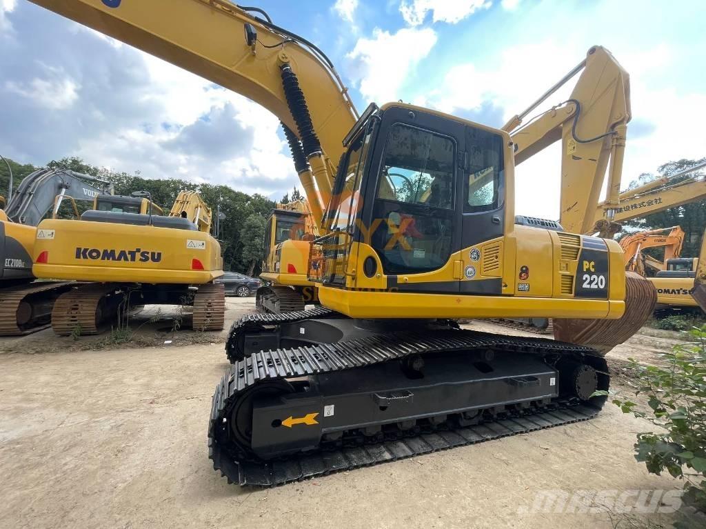 Komatsu PC 220-8 대형 굴삭기 29톤 이상