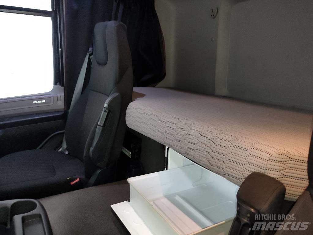 DAF CF 370 FA 커튼사이더 트럭