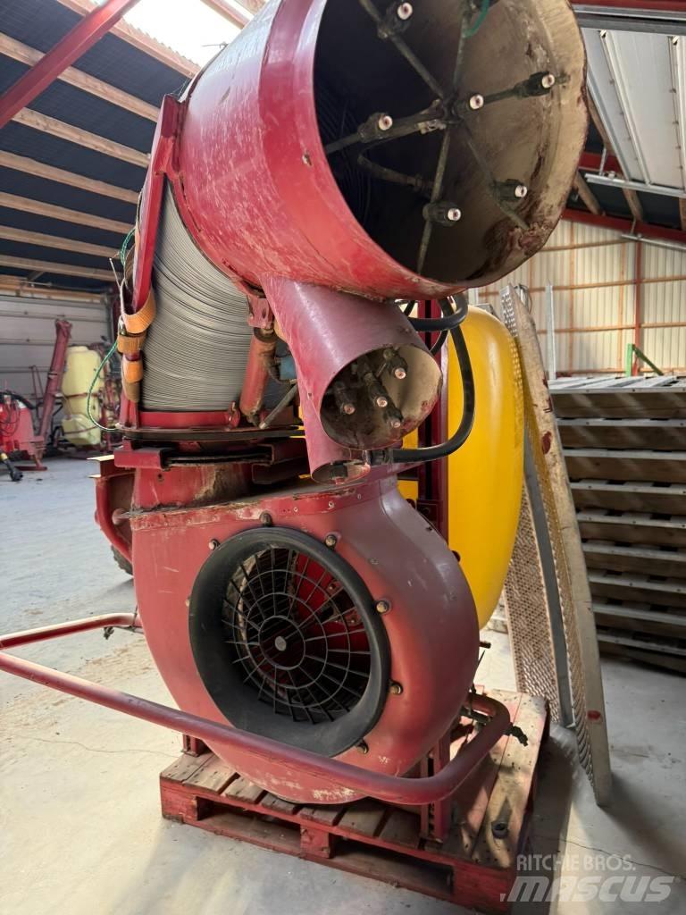 Hardi 600 SVCO 탑재형 분무기