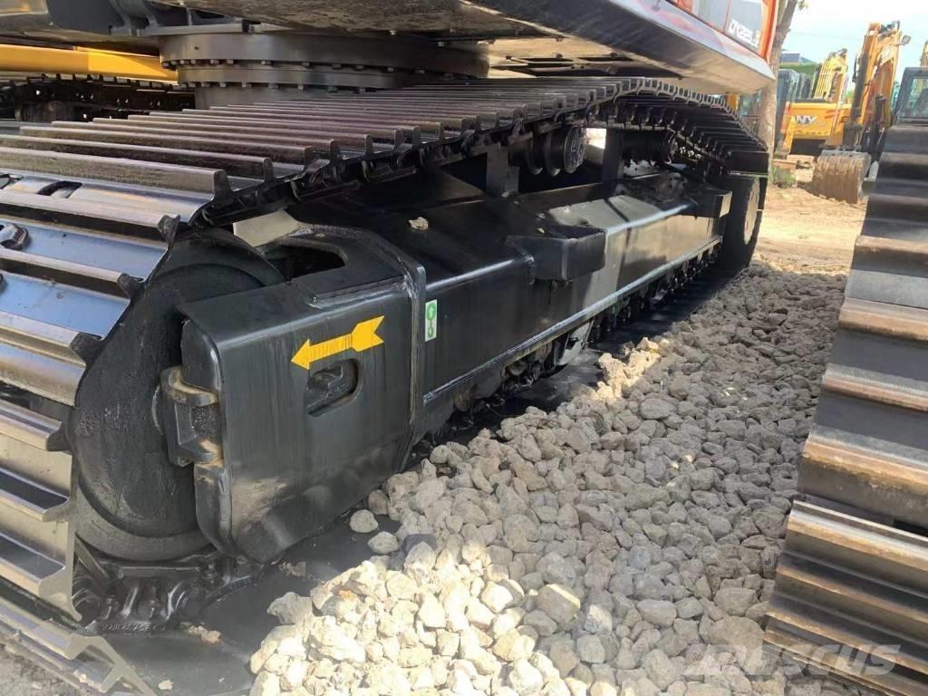 Doosan DX 225 대형 굴삭기 29톤 이상