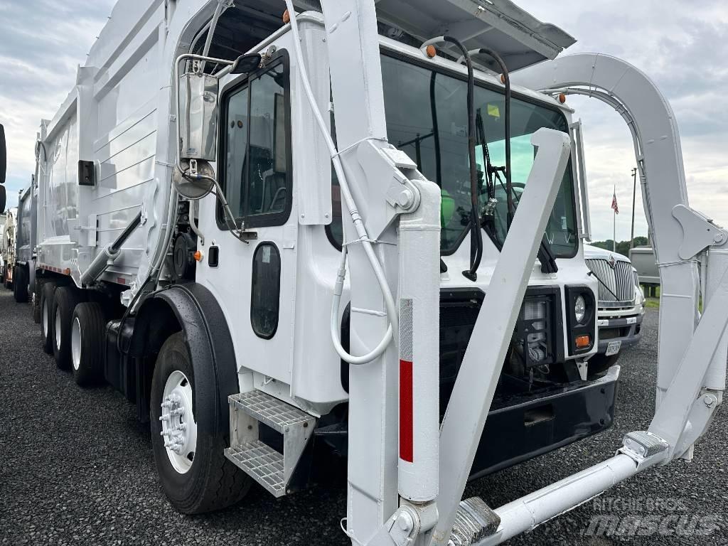 Mack MRU613 폐기물 수거 트럭