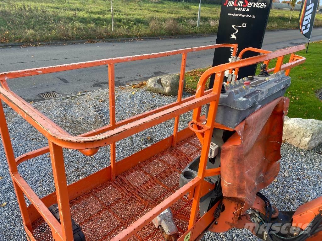 JLG 660 SJ 견인식 전동이동 리프트