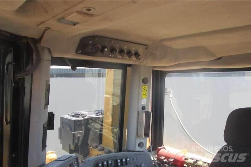 CAT D9T 크롤러 도저
