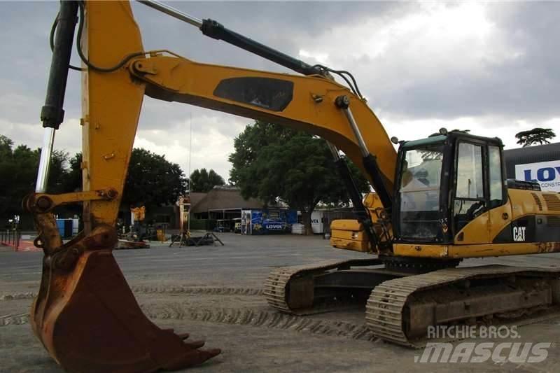 CAT 324D 소형 굴삭기 7톤 미만