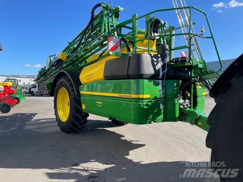 John Deere R952i 견인형 분무기