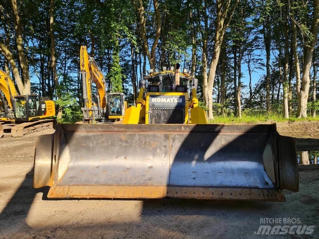Komatsu D65PX-17 크롤러 도저