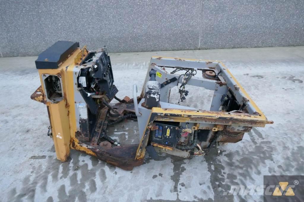 CAT 220-2800 캐빈 및 인테리어