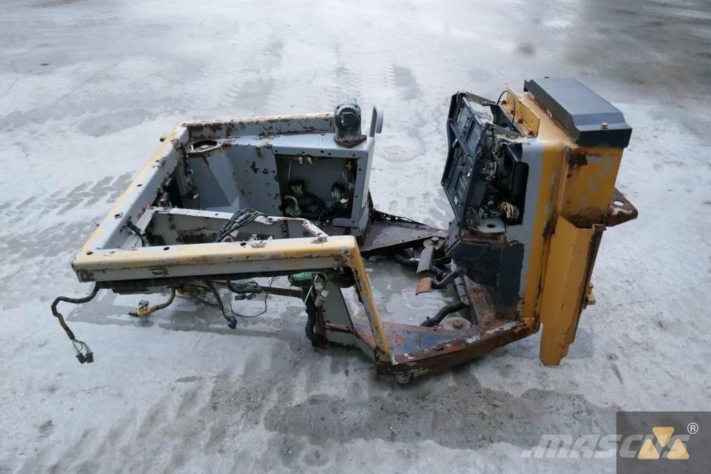 CAT 220-2800 캐빈 및 인테리어