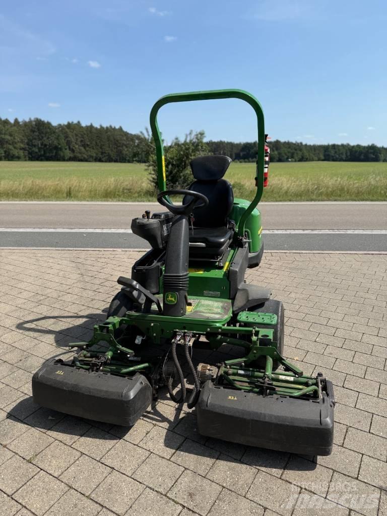 John Deere 2500 E 잔디깎기