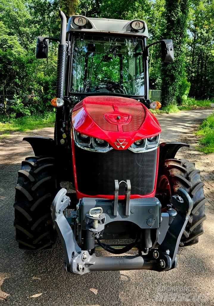 Massey Ferguson 3707 트랙터