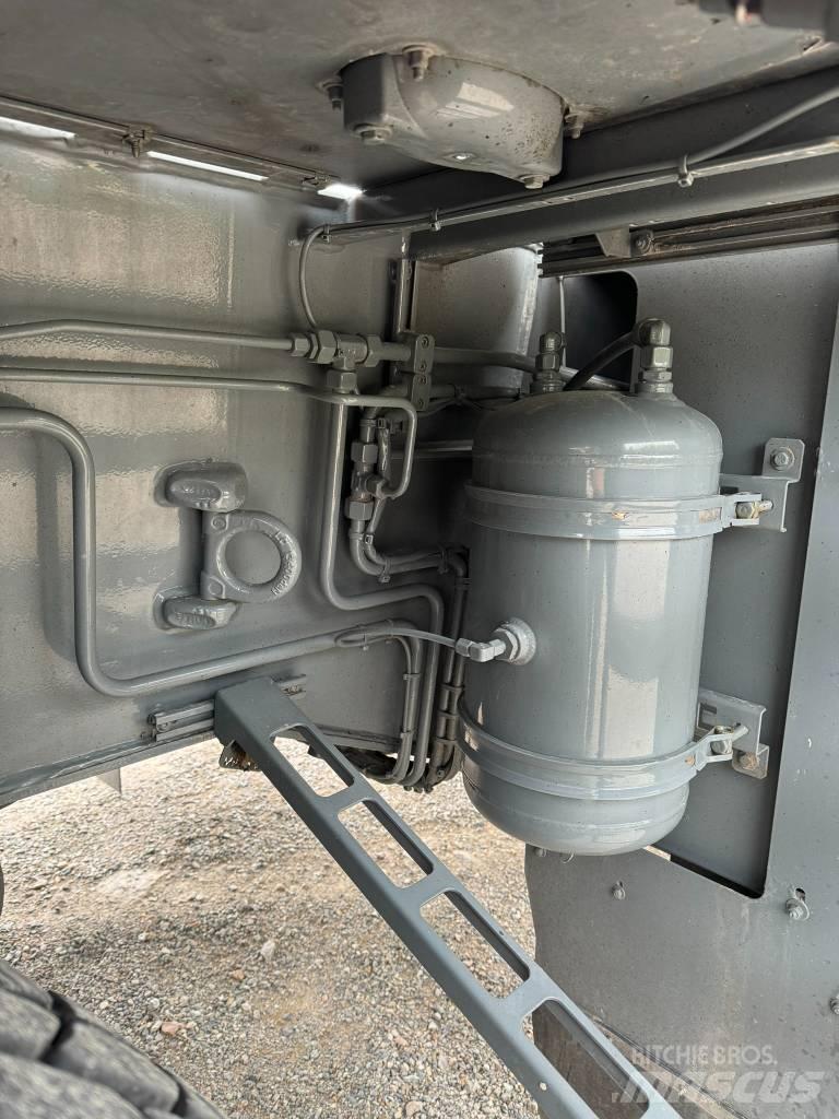 Liebherr MK 88 Plus A/T 크레인