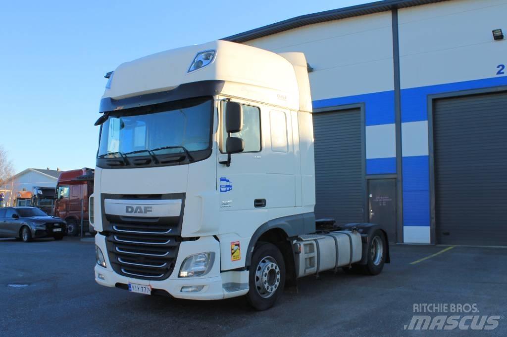 DAF XF 440 트랙터 유닛