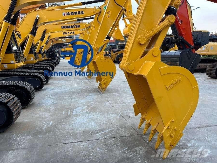 Komatsu PC 220-8 대형 굴삭기 29톤 이상