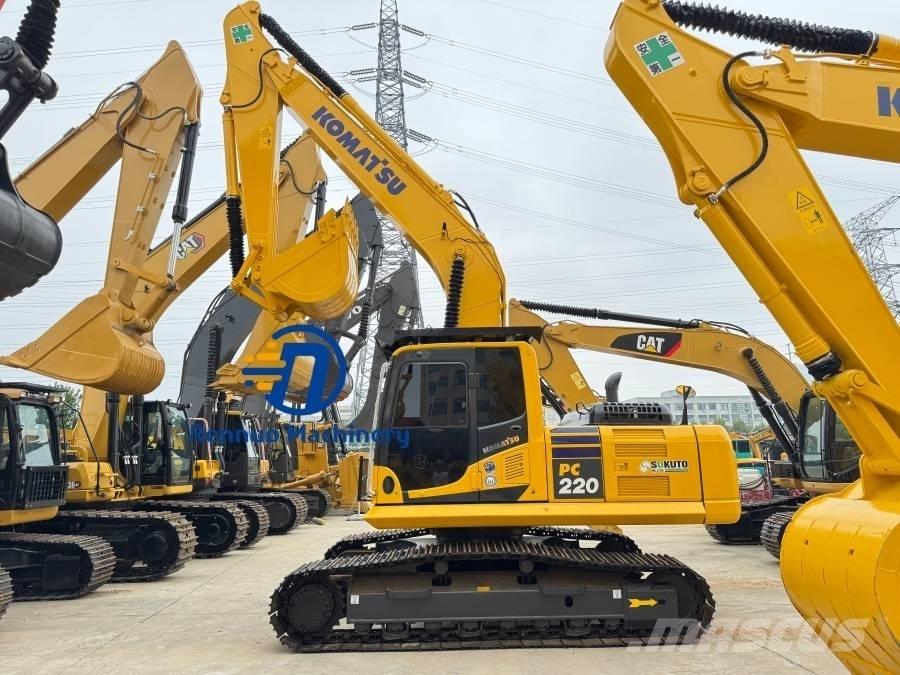 Komatsu PC 220-8 대형 굴삭기 29톤 이상