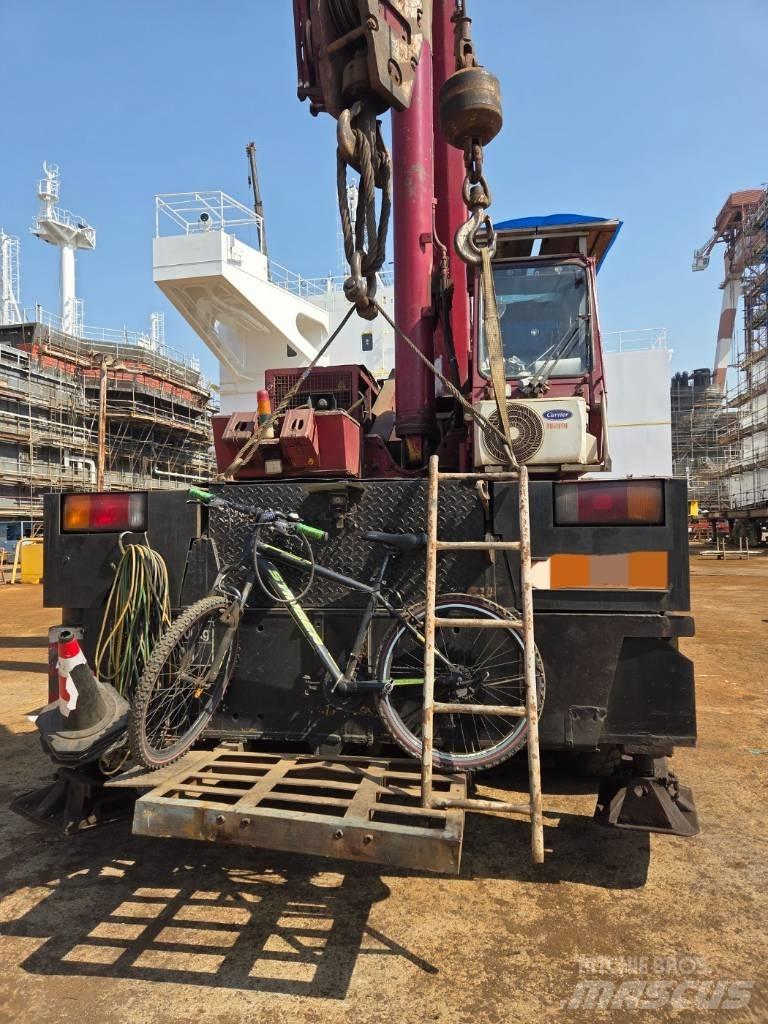 Krupp KMK 5110 A/T 크레인