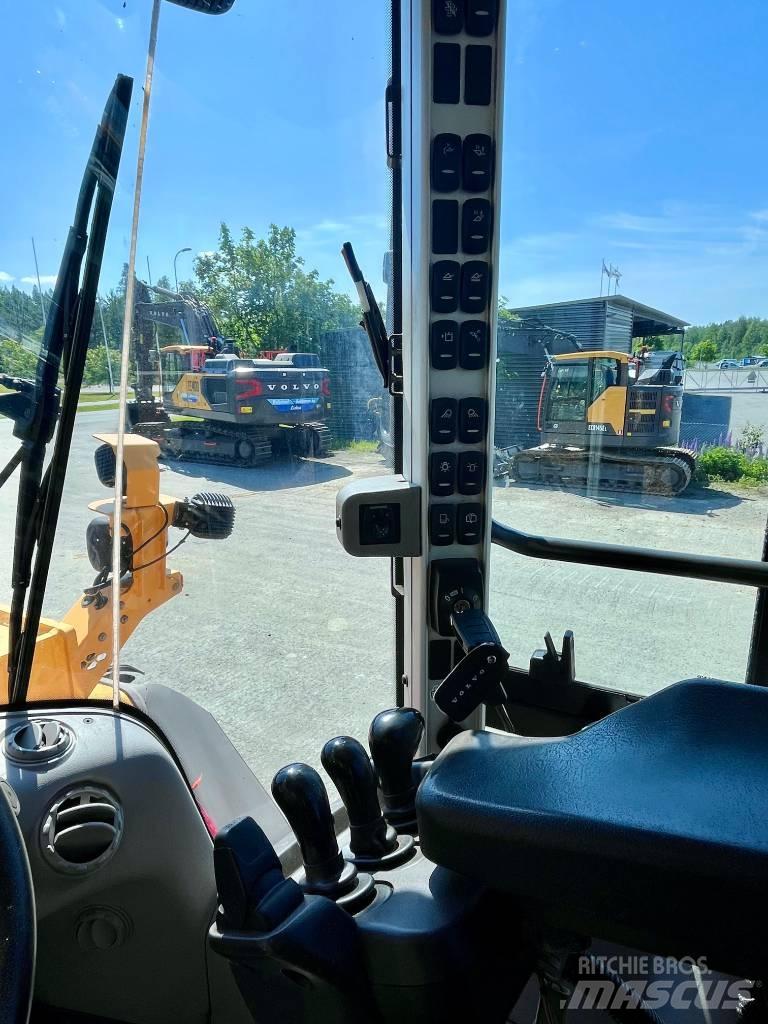 Volvo L 120 H  휠로우더